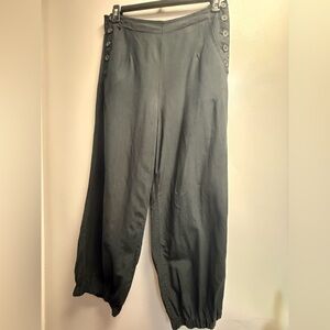 EUC Pilcro by Anthropologie Boot Tuck Parachute Button Pants Black Women’s 32P